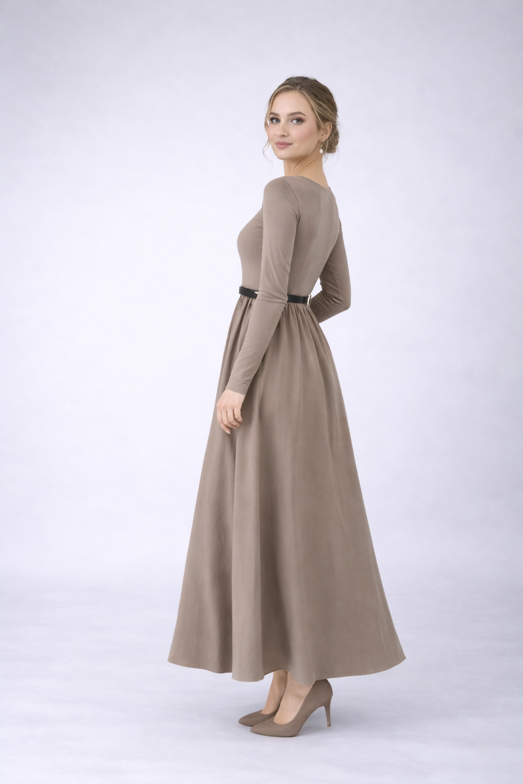 Elara Kleid mit Gürtel